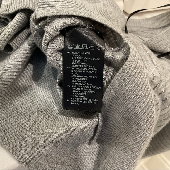 🔴H &M SWEATER🔴 - Picture 6 of 7